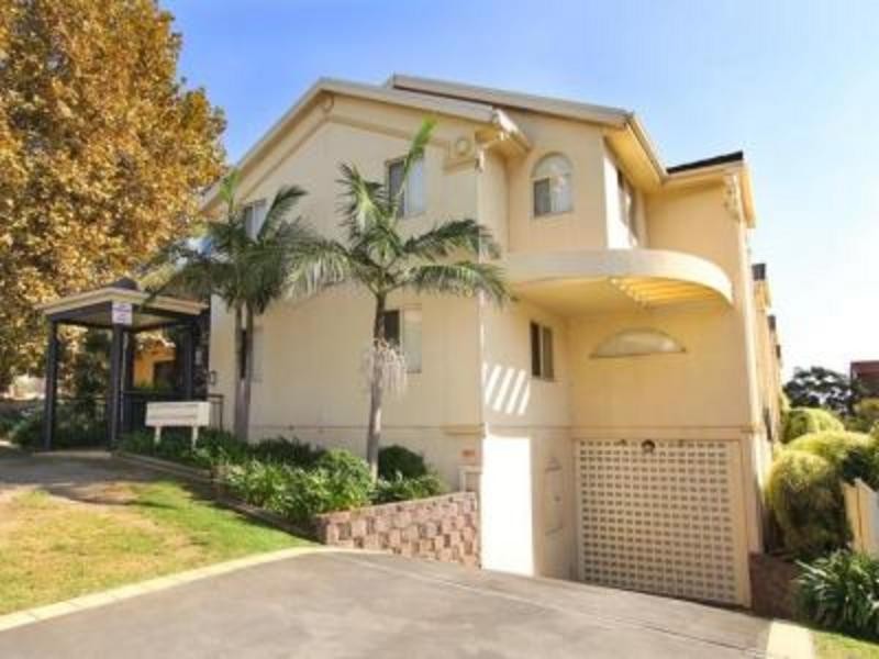 4/2 Loftus Street, Wollongong NSW 2500