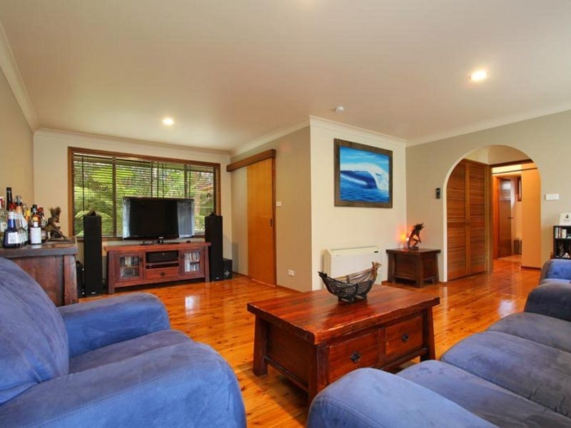 11 Hibiscus Place, Cordeaux Heights NSW 2526