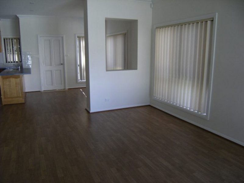 6/8 Mackie Street, Coniston NSW 2500