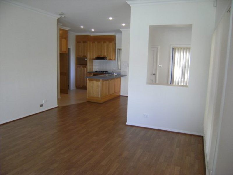 6/8 Mackie Street, Coniston NSW 2500