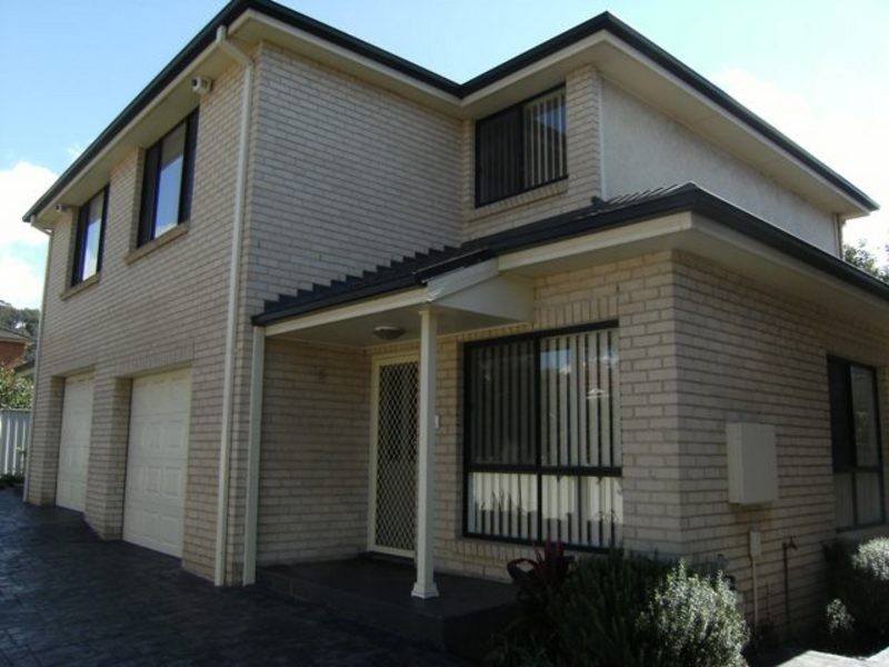 6/8 Mackie Street, Coniston NSW 2500