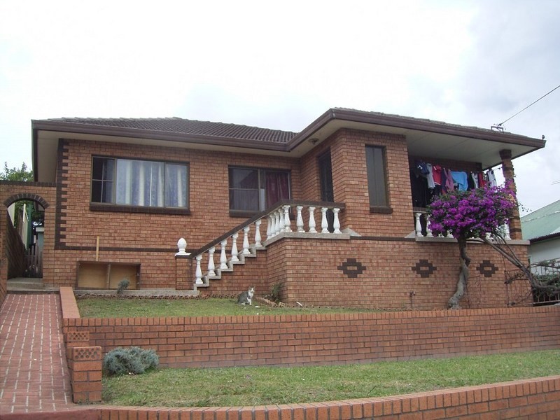 5 Grattan Street, Cringila NSW 2502
