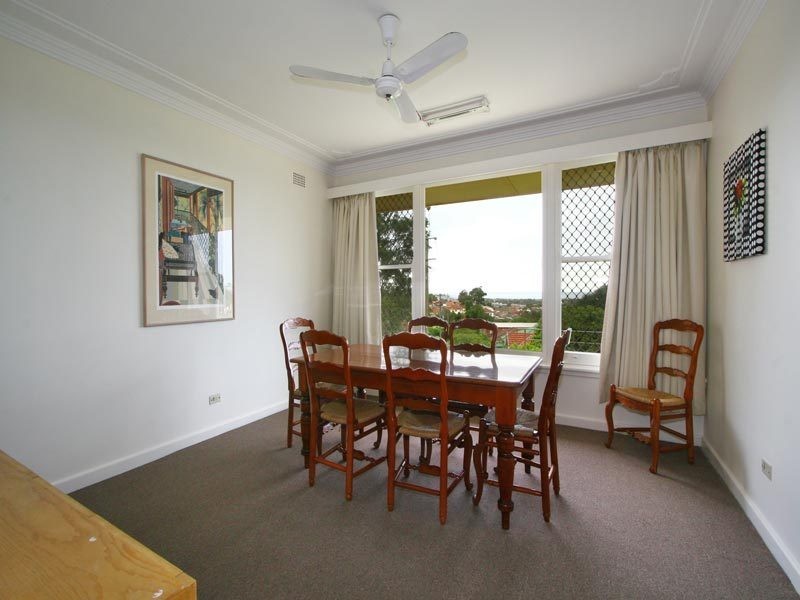 28 McKenzie Ave, Wollongong NSW 2500