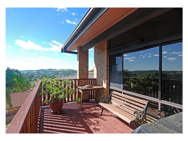 29 Plumwood Crescent, Cordeaux Heights NSW 2526
