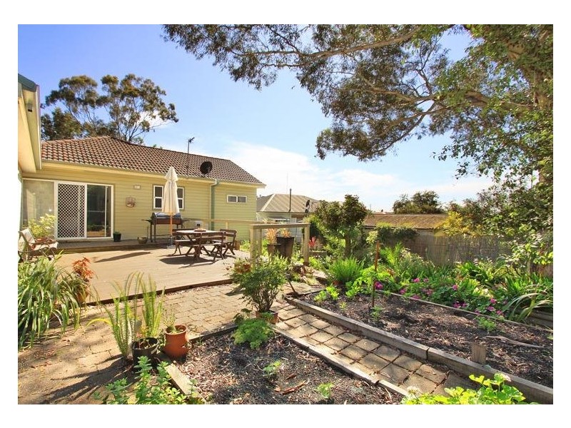 73 Albert Street, Unanderra NSW 2526