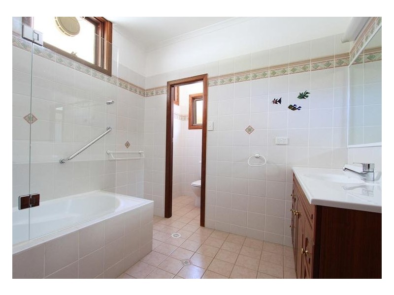 30 Gooyong Ave, Keiraville NSW 2500