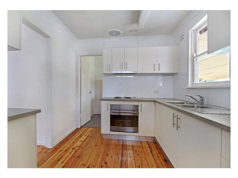 295 Northcliffe Drive, Berkeley NSW 2506