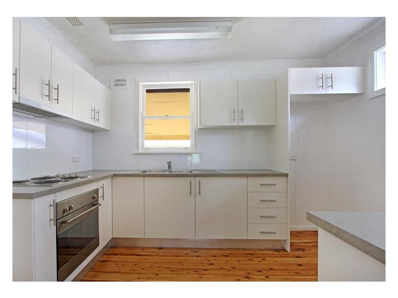 295 Northcliffe Drive, Berkeley NSW 2506
