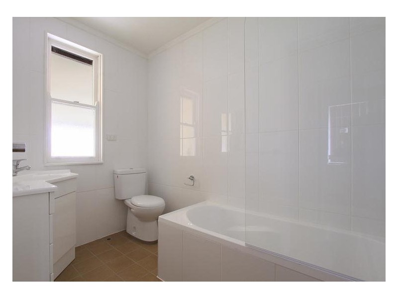 295 Northcliffe Drive, Berkeley NSW 2506