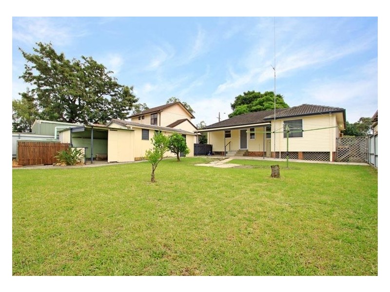 295 Northcliffe Drive, Berkeley NSW 2506