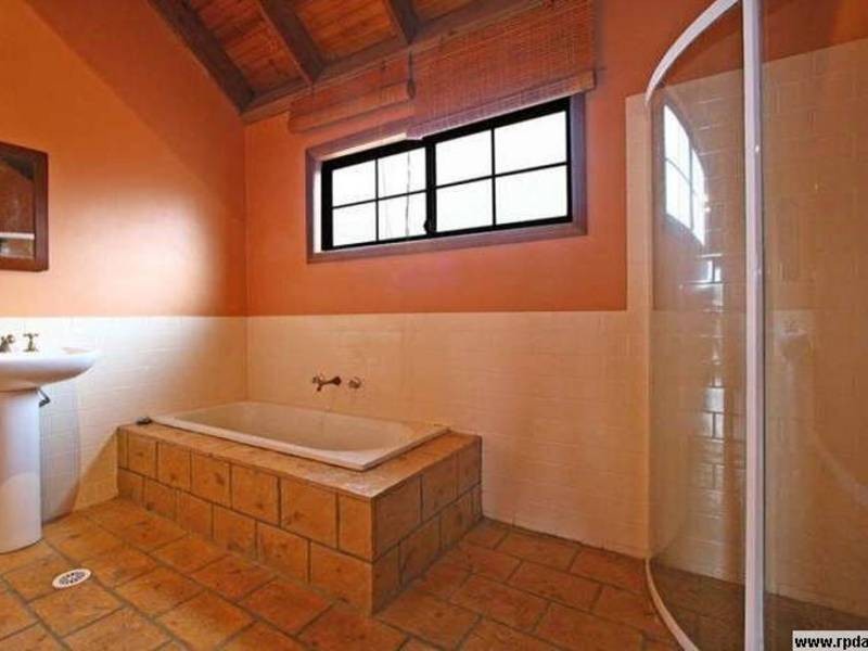 77 Waples Road, Farmborough Heights NSW 2526