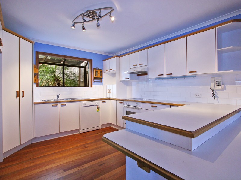 77 Waples Road, Farmborough Heights NSW 2526