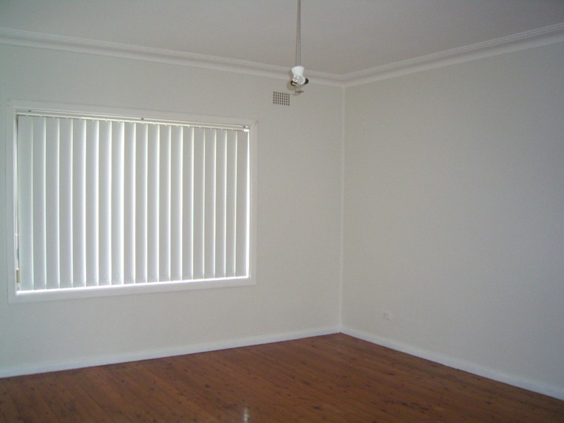 24 Matthews Crescent, Port Kembla NSW 2505