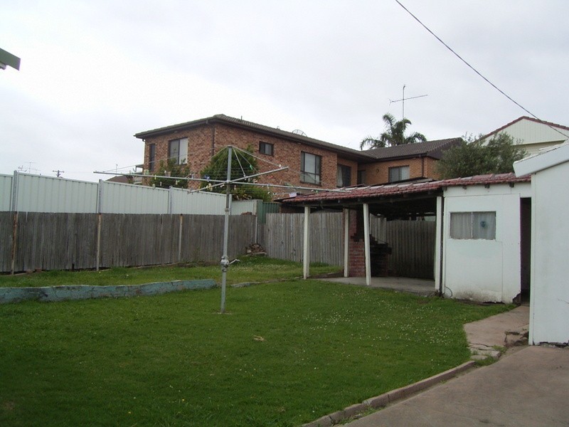 24 Matthews Crescent, Port Kembla NSW 2505