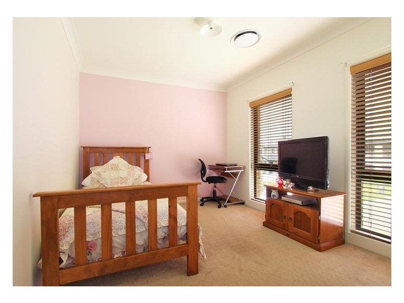 5 Waterview Ave, Haywards Bay NSW 2530