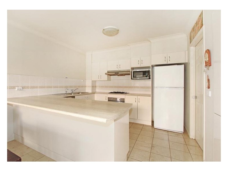 3/4A Tallegalla Street, Unanderra NSW 2526