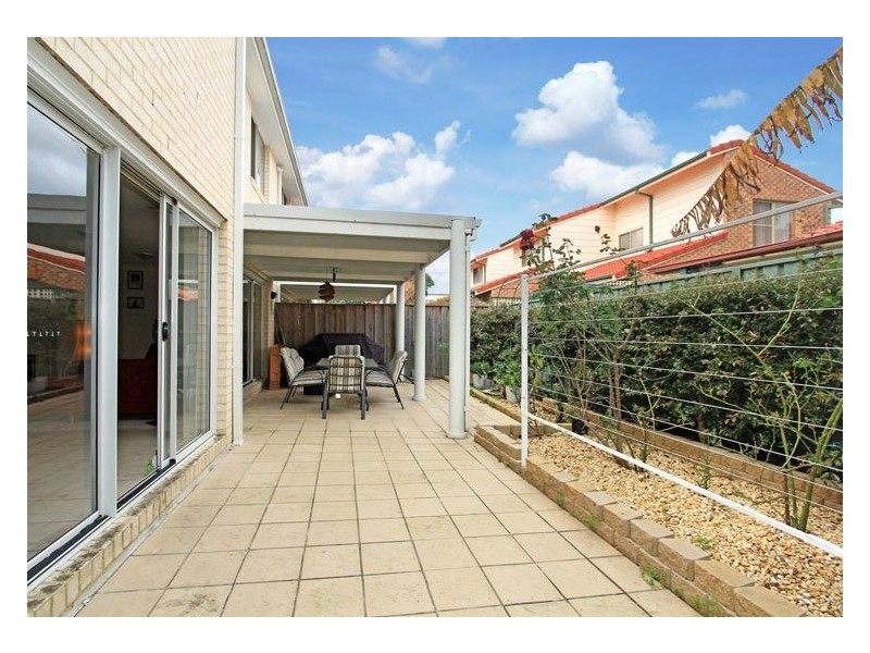 3/4A Tallegalla Street, Unanderra NSW 2526