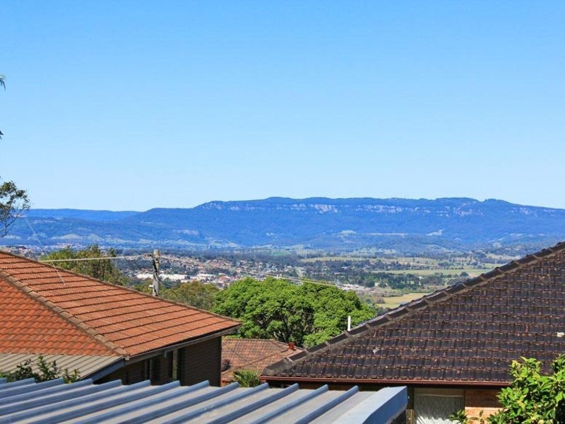 21 Loch view Ave, Farmborough Heights NSW 2526