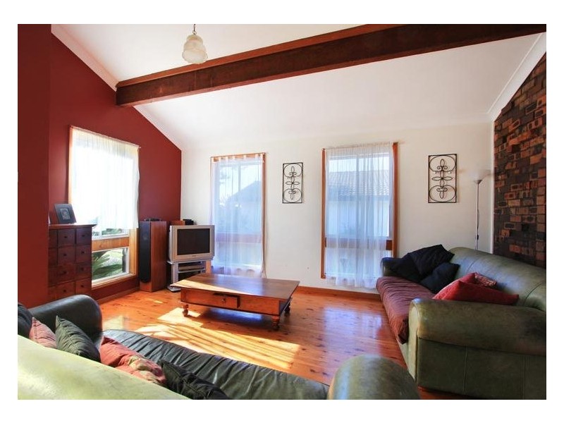 21 Loch view Ave, Farmborough Heights NSW 2526