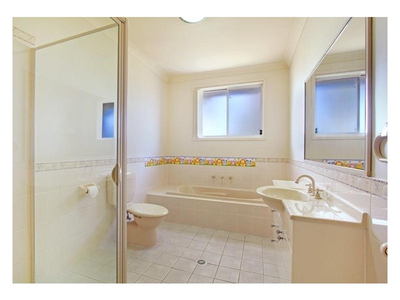 6/4a Tallegalla Street, Unanderra NSW 2526