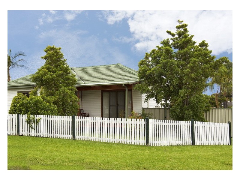 7 Mountbatten Ave, Corrimal NSW 2518