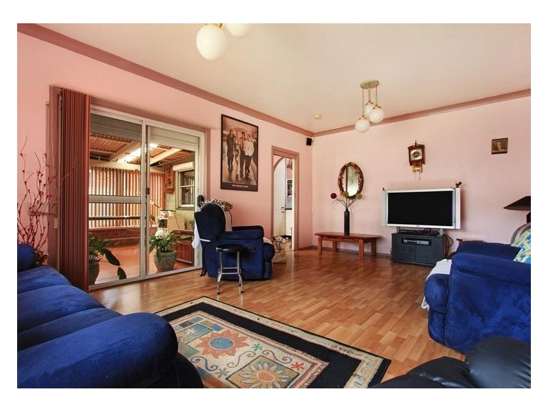 176 Northcliffe Drive, Warrawong NSW 2502