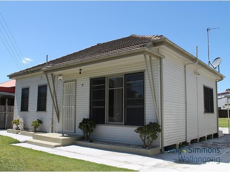9 Kemblawarra Road, Warrawong NSW 2502