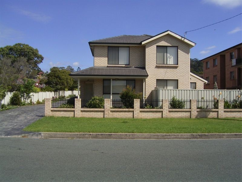 3/8 Mackie Street, Coniston NSW 2500