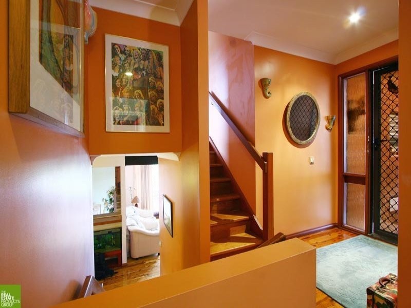 25 Kooranga Crescent, Cordeaux Heights NSW 2526