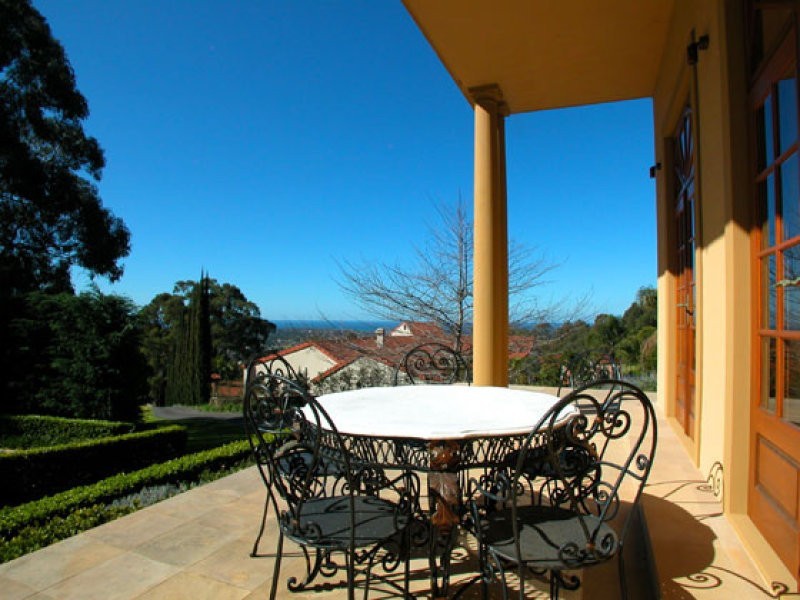 64 Wellington Drive, Balgownie NSW 2519