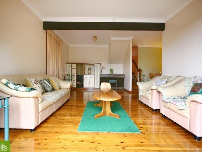 25 Kooranga Crescent, Cordeaux Heights NSW 2526