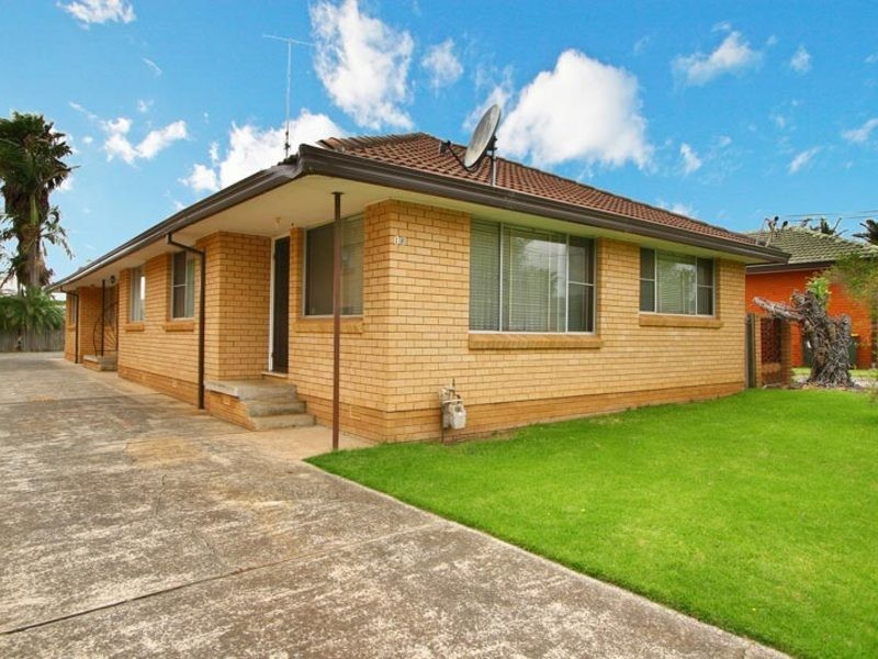 2/18 Lendine Street, Barrack Heights NSW 2528