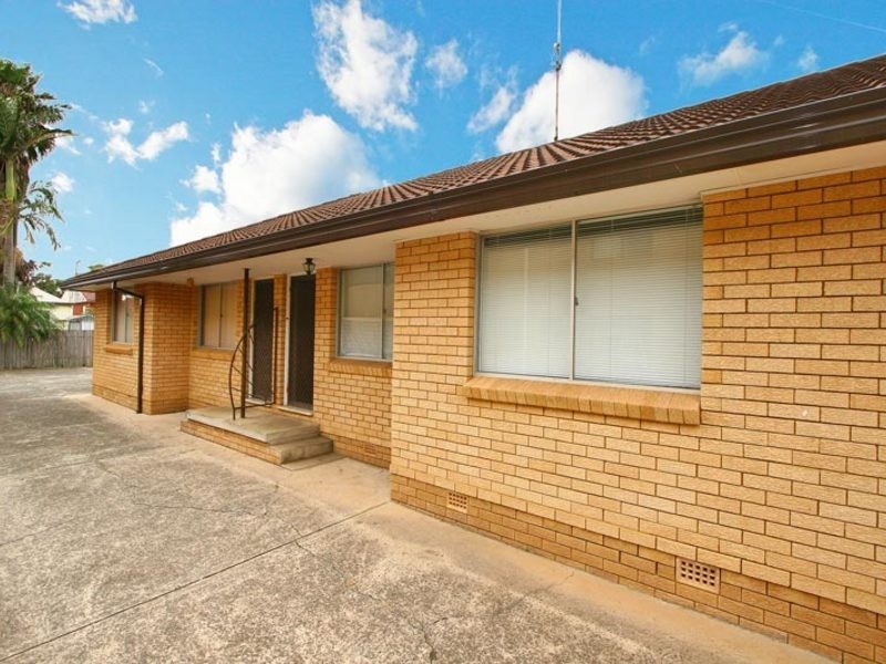 2/18 Lendine Street, Barrack Heights NSW 2528