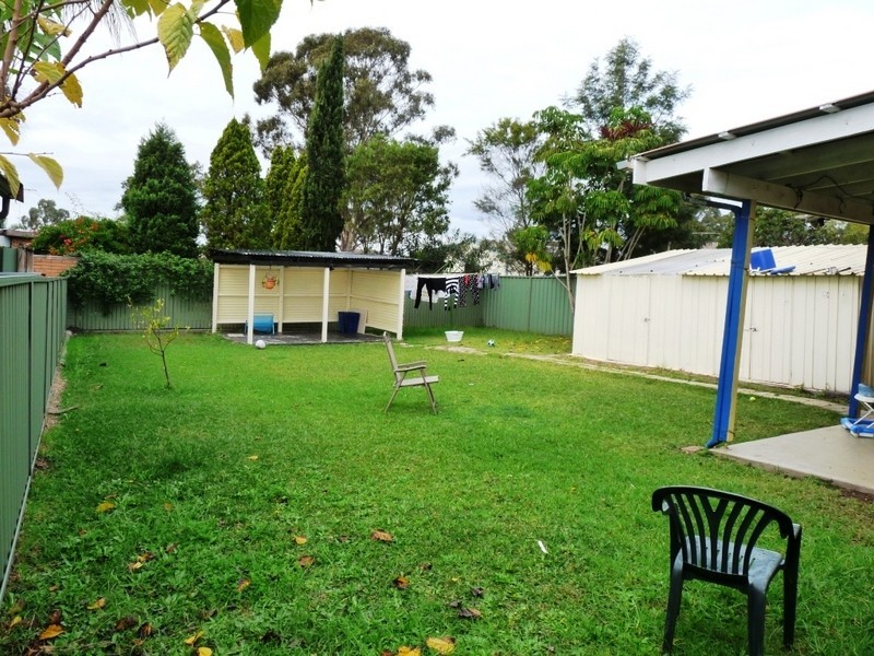 16 Brain Ave, Lurnea NSW 2170