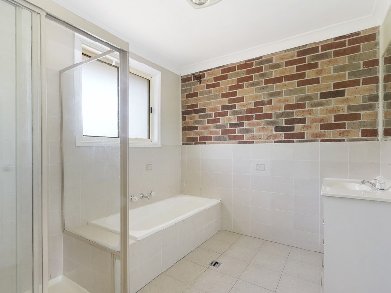 4b Tunis Place, Quakers Hill NSW 2763