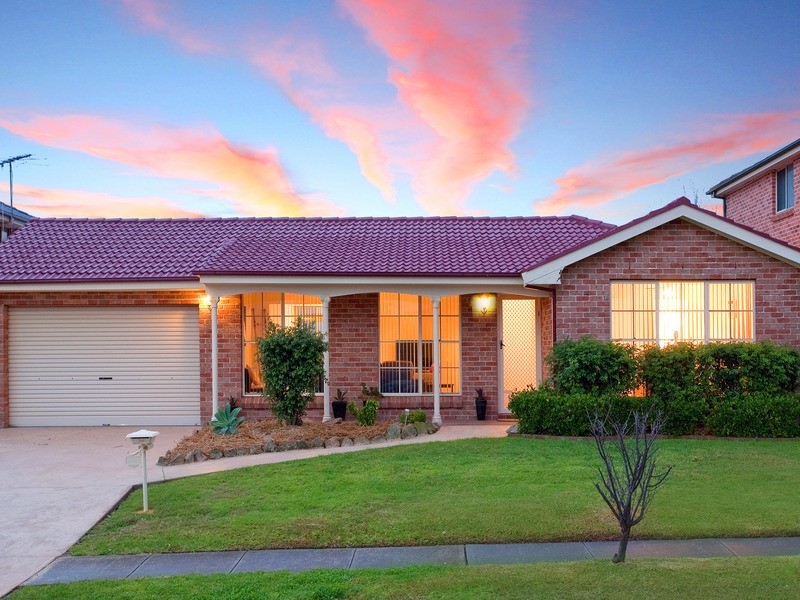 18 Olwen Place, Quakers Hill NSW 2763
