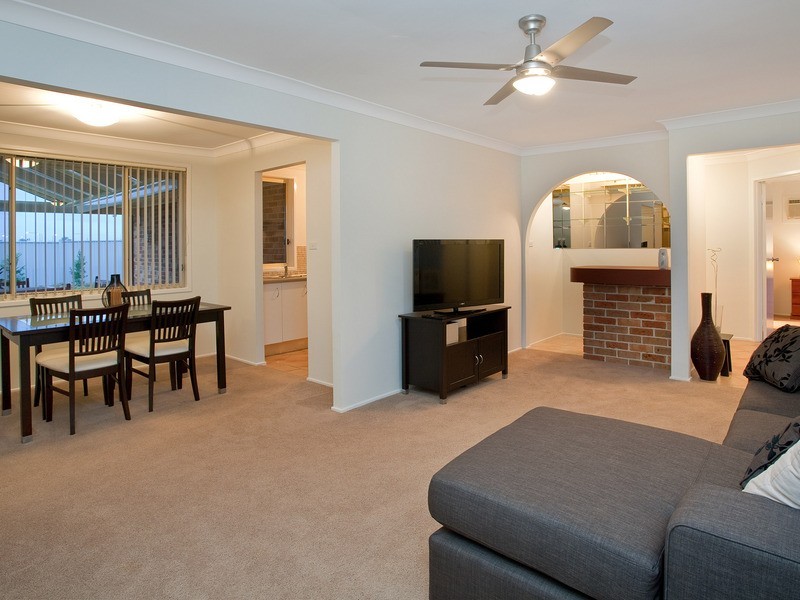 18 Olwen Place, Quakers Hill NSW 2763