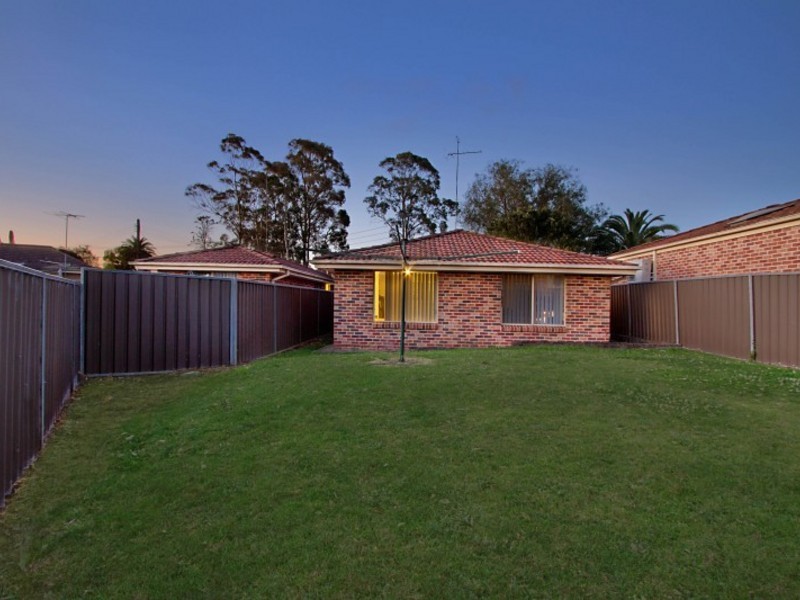 8 Pentland Street, Quakers Hill NSW 2763