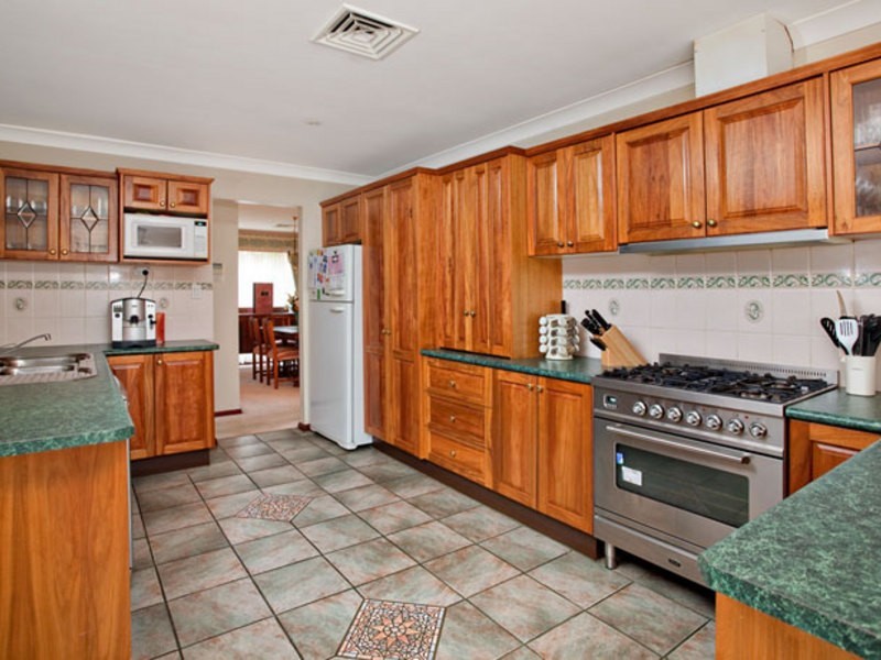 10 Seldon Street, Quakers Hill NSW 2763