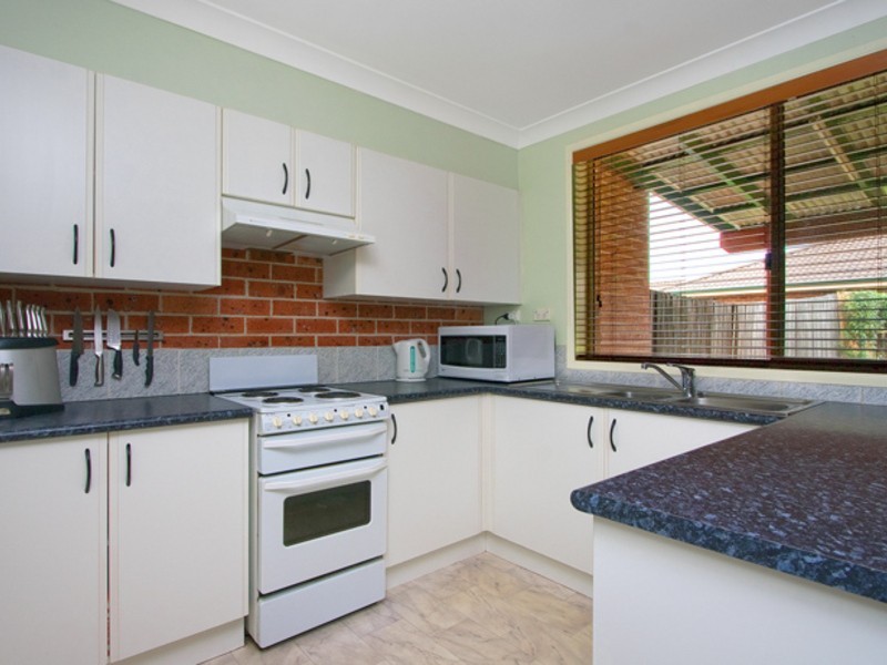 2/12 Rutledge Ave, Quakers Hill NSW 2763