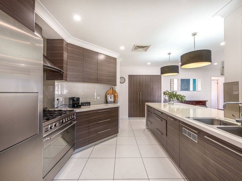 22 Toomey Crescent, Quakers Hill NSW 2763