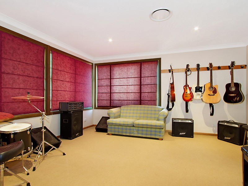 6 Jasper Street, Quakers Hill NSW 2763