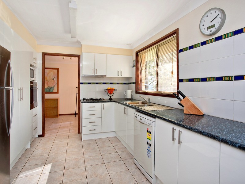 4 Summerfield Avenue, Quakers Hill NSW 2763