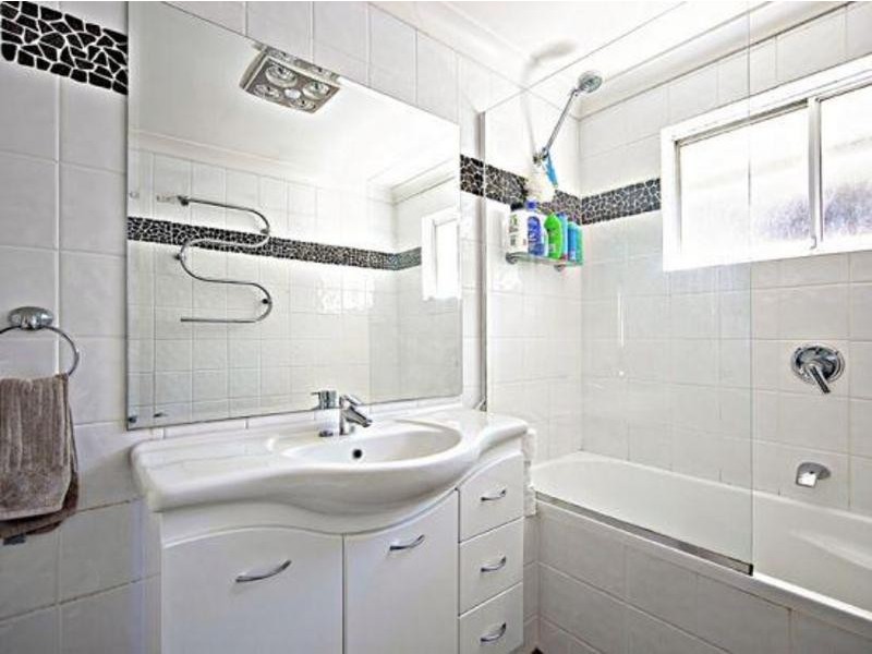 16 Quakers Hill Parkway, Quakers Hill NSW 2763