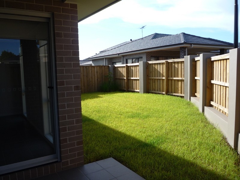 44 Riverbank Drive, The Ponds NSW 2769