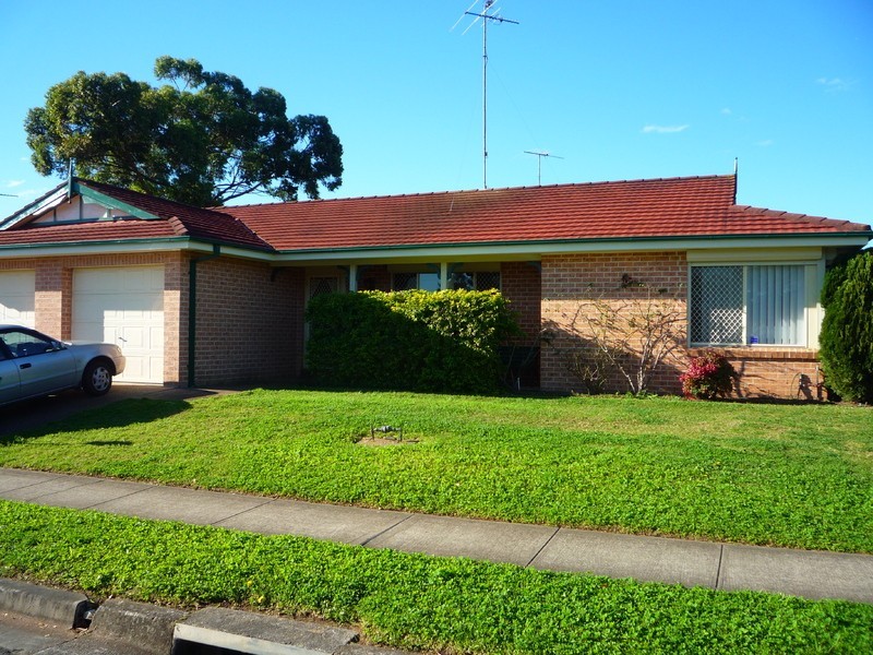 2/34  Manorhouse Blvd, Quakers Hill NSW 2763