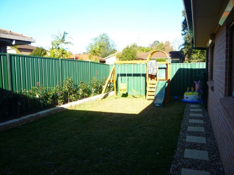 2/34  Manorhouse Blvd, Quakers Hill NSW 2763