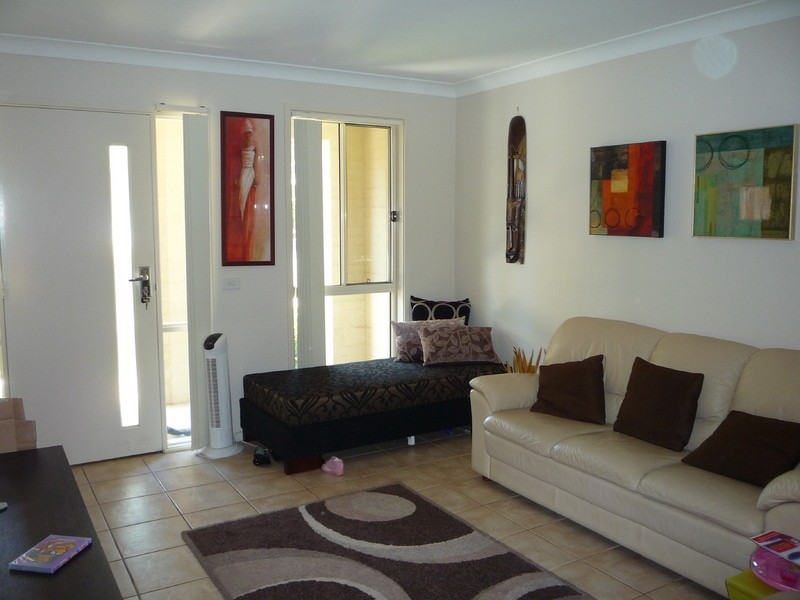 42 Treetop Circuit, Quakers Hill NSW 2763