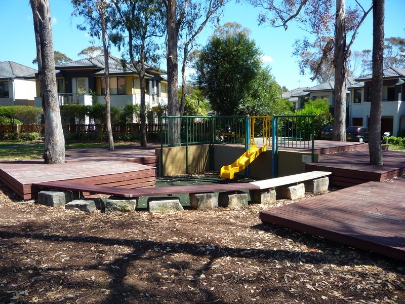 42 Treetop Circuit, Quakers Hill NSW 2763