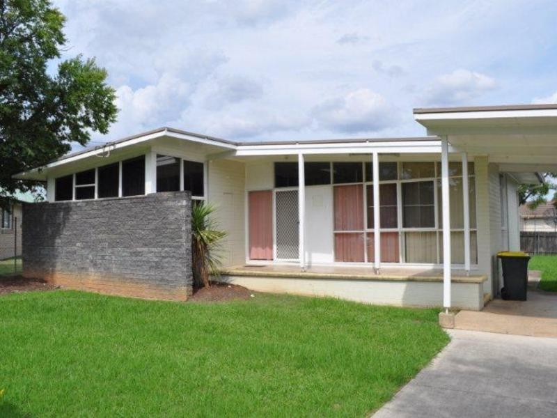 33 Cox Place, Quakers Hill NSW 2763